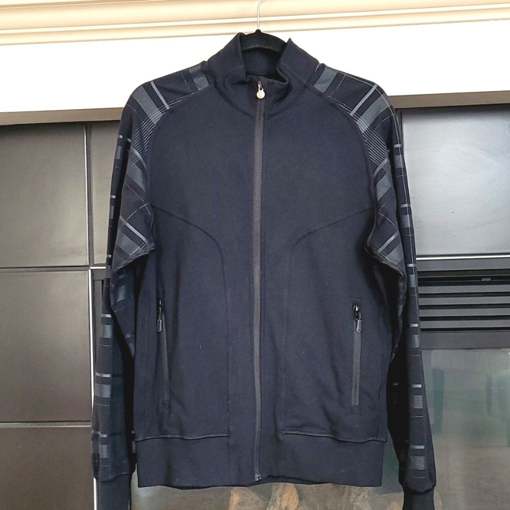 Lululemon men's full zip black jacket Size M